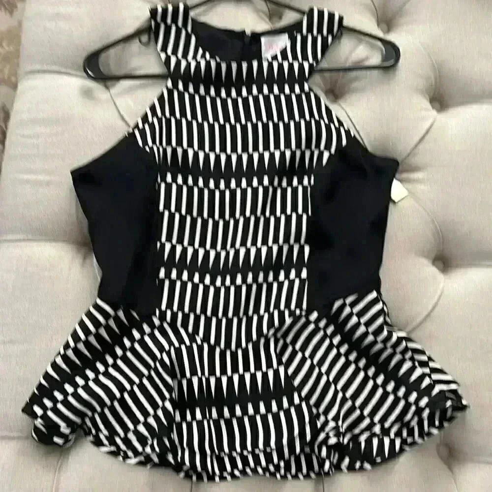 Parker medium zip up black and white peplum shirt
